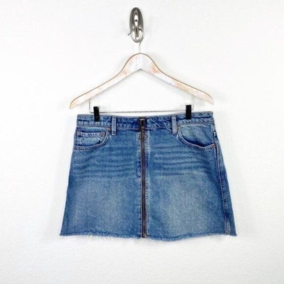 Free People We The Free Zip It Up Mini Denim Skirt Size 31 - Picture 2 of 9